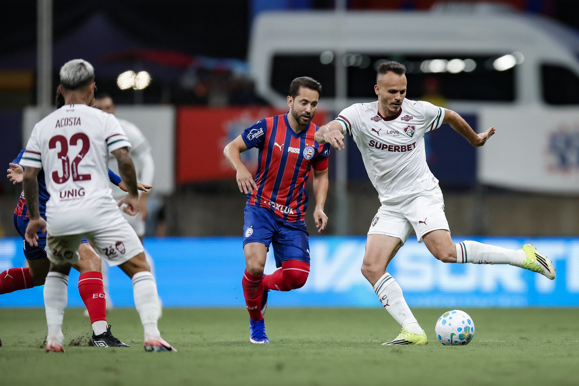 Renê disputa bola com Éverton Ribeiro em Bahia x Fluminense - Marcelo Gonçalves / Fluminense