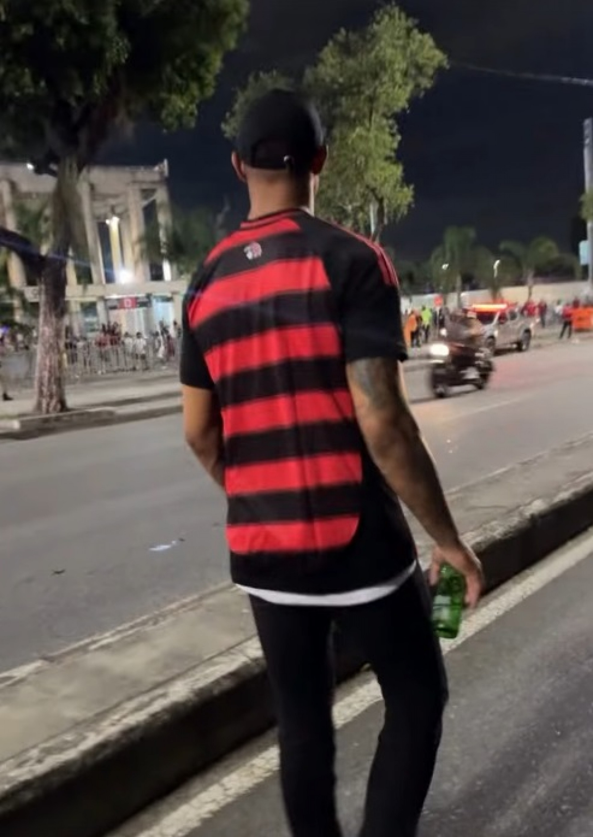 Bruno nos arredores do Maracanã, antes da partida contra o Internacional - Reprodução / Instagram