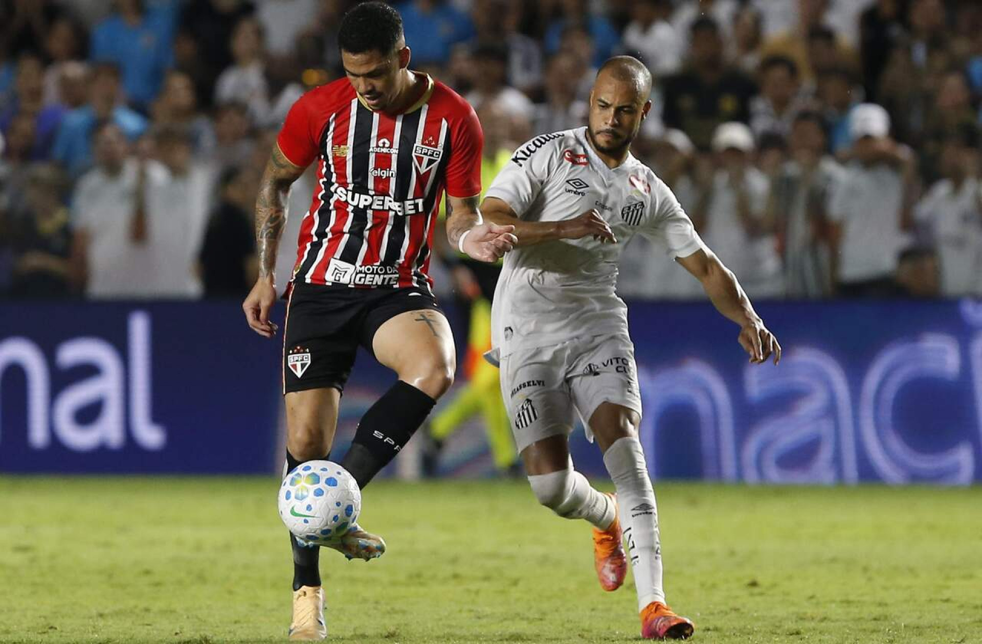 Luciano deixa cl&aacute;ssico com dores, mas n&atilde;o deve perder pr&oacute;ximo jogo do S&atilde;o Paulo