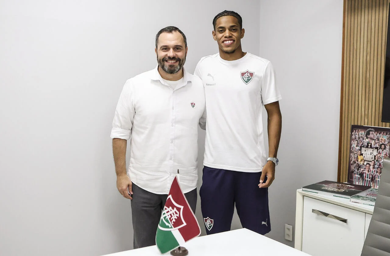 Fluminense anuncia a renova&ccedil;&atilde;o de contrato de joia da base