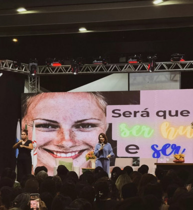 Arraial do Cabo abre ano letivo com palestra de Ana Beatriz Barbosa