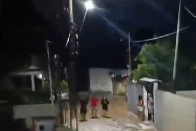 Tubulação de água volta a se romper em Xerém uma semana após outro vazamento na região