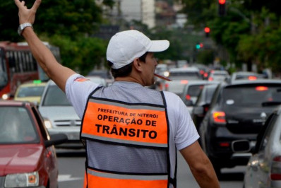 Prefeitura monta esquema de trânsito para desfiles no Caminho Niemeyer