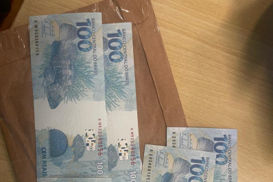 Homem é preso ao receber encomenda postal com R$ 1.000 em notas falsas