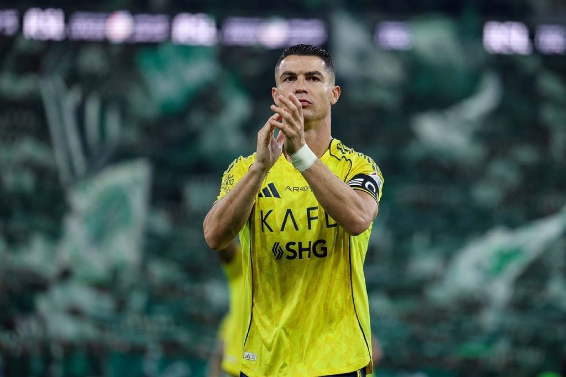 Cristiano Ronaldo recebe advert&ecirc;ncia da Liga Saudita