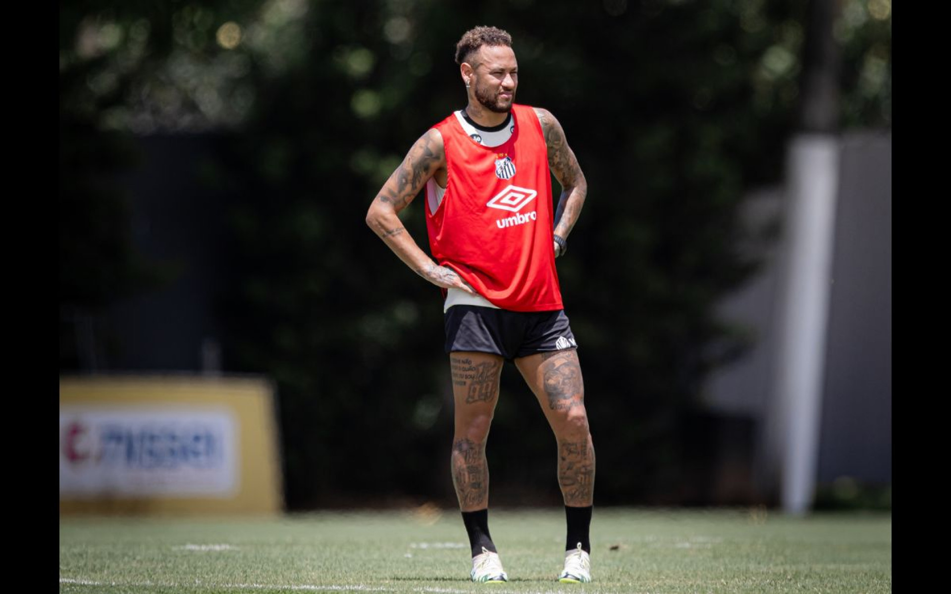 Neymar durante treino do Santos, no CT Rei Pel&eacute; - Raul Baretta / Santos FC