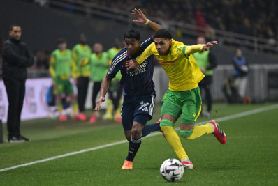 Endrick é expulso, mas Lyon vence o Nantes pelo Campeonato Francês