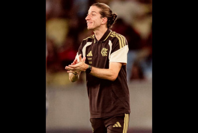 Filipe Luís celebra fim de jejum e classificação do Flamengo no Carioca