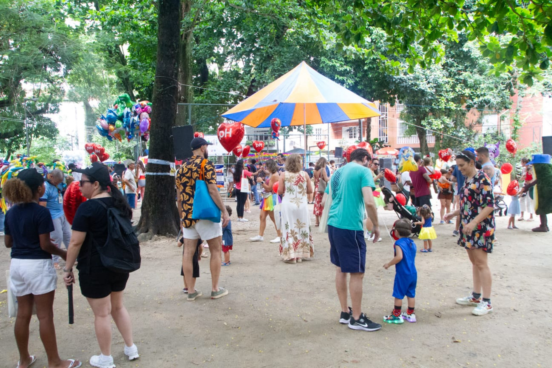 Bloco da Pracinha tem proposta voltada para a convivência entre famílias - Érica Martin / Agência O Dia