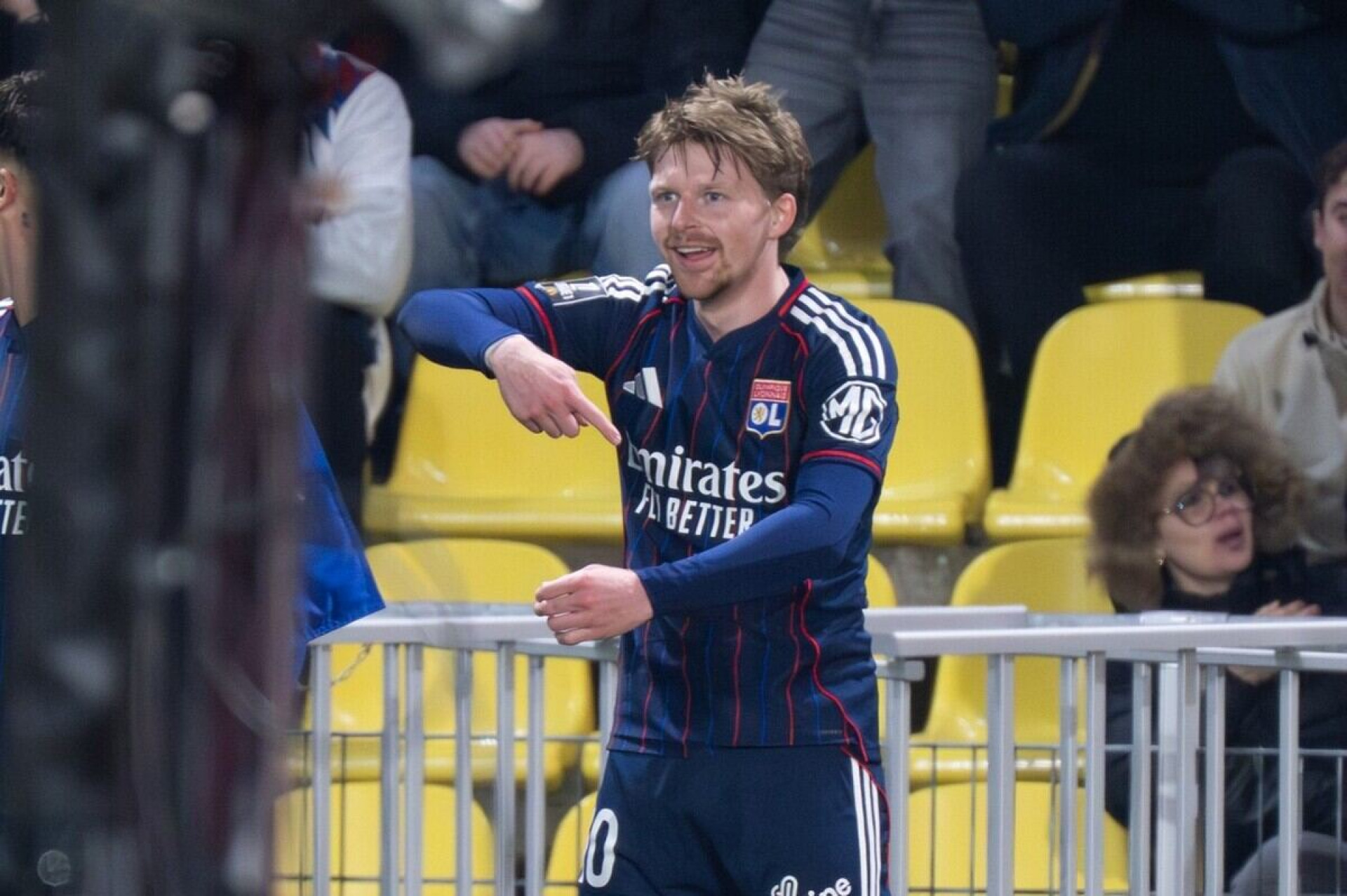 Endrick tem chance &uacute;nica, mas desperdi&ccedil;a e &eacute; expulso “duas vezes” em vit&oacute;ria do Lyon no Franc&ecirc;s