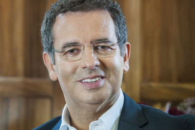 Representante de centro-esquerda, Antonio Seguro vence eleição presidencial em Portugal