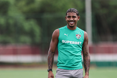 Com saída de Everaldo, John Kennedy voltará a utilizar a camisa 9 do Fluminense