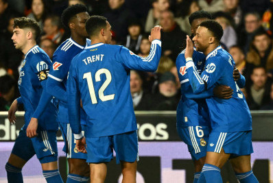 Real Madrid supera o Valencia e segue na cola do Barcelona no Espanhol