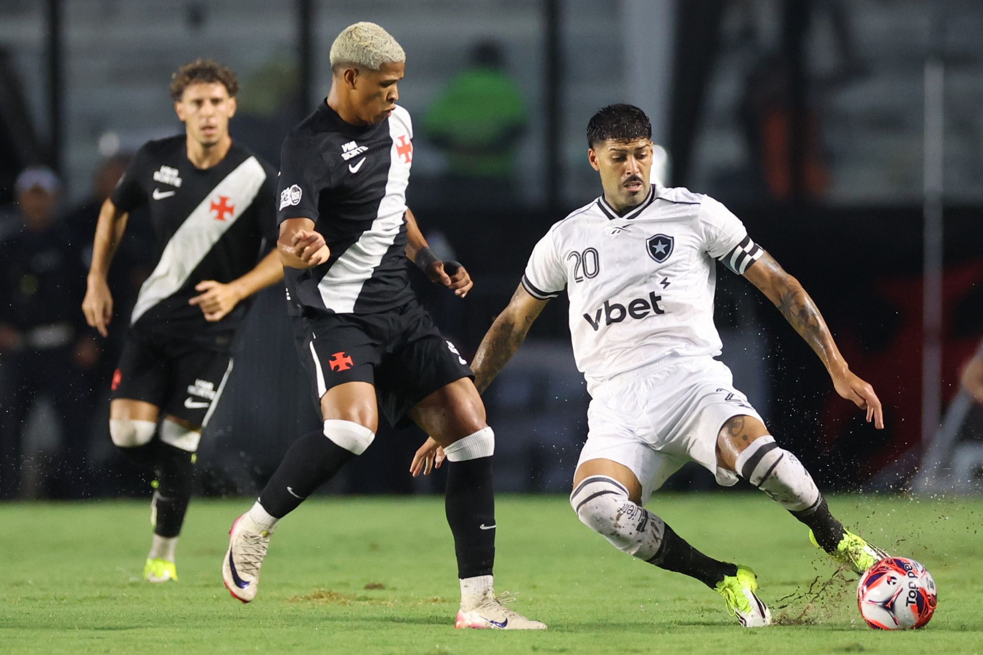 Vasco e Botafogo avan&ccedil;aram para as quartas do Campeonato Carioca - V&iacute;tor Silva / Botafogo