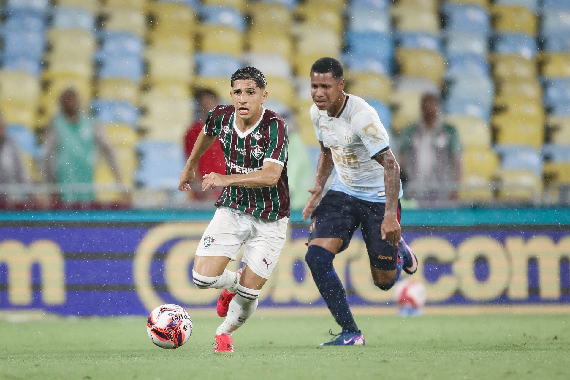 Savarino em ação pelo Fluminense diante do Maricá, no Maracanã - Marcelo Gonçalves / Fluminense FC