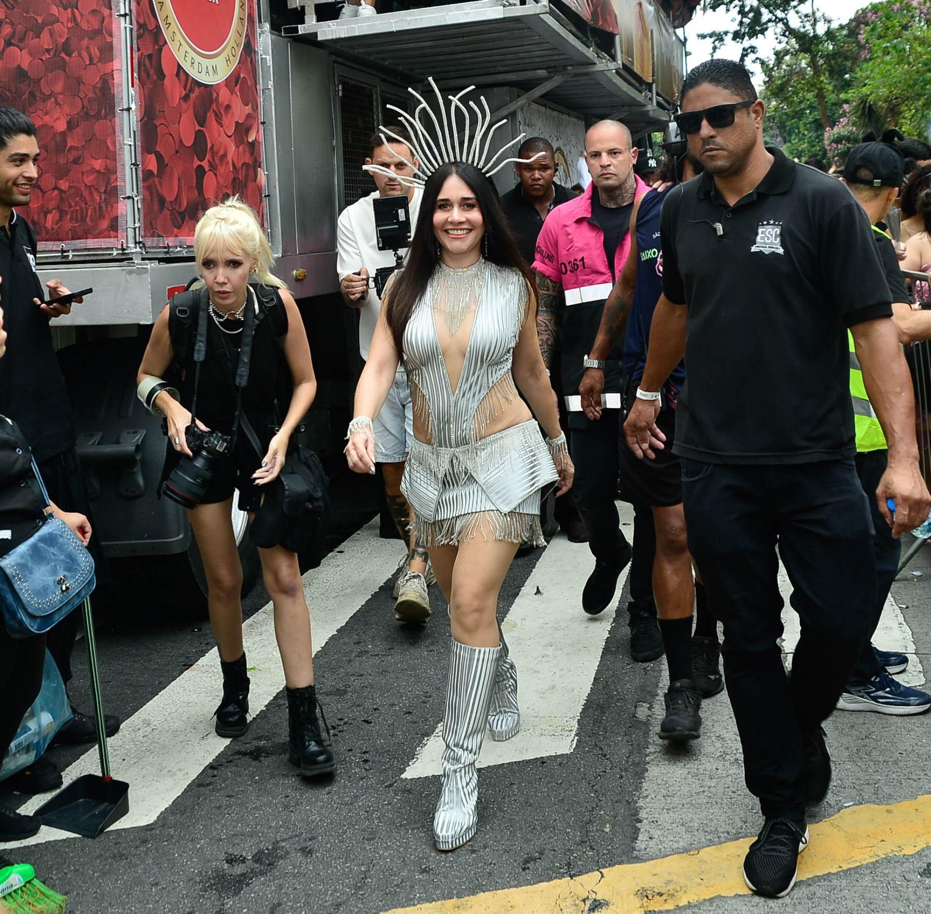 Alessandra Negrini participa do desfile do bloco Acadêmicos do Baixo Augusta - Eduardo Martins / Brazil News