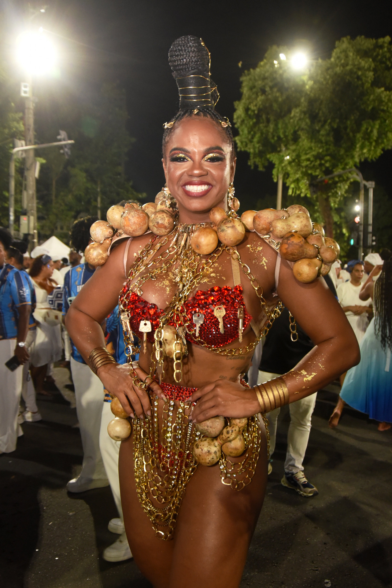 Bianca Monteiro é rainha de bateria da Portela