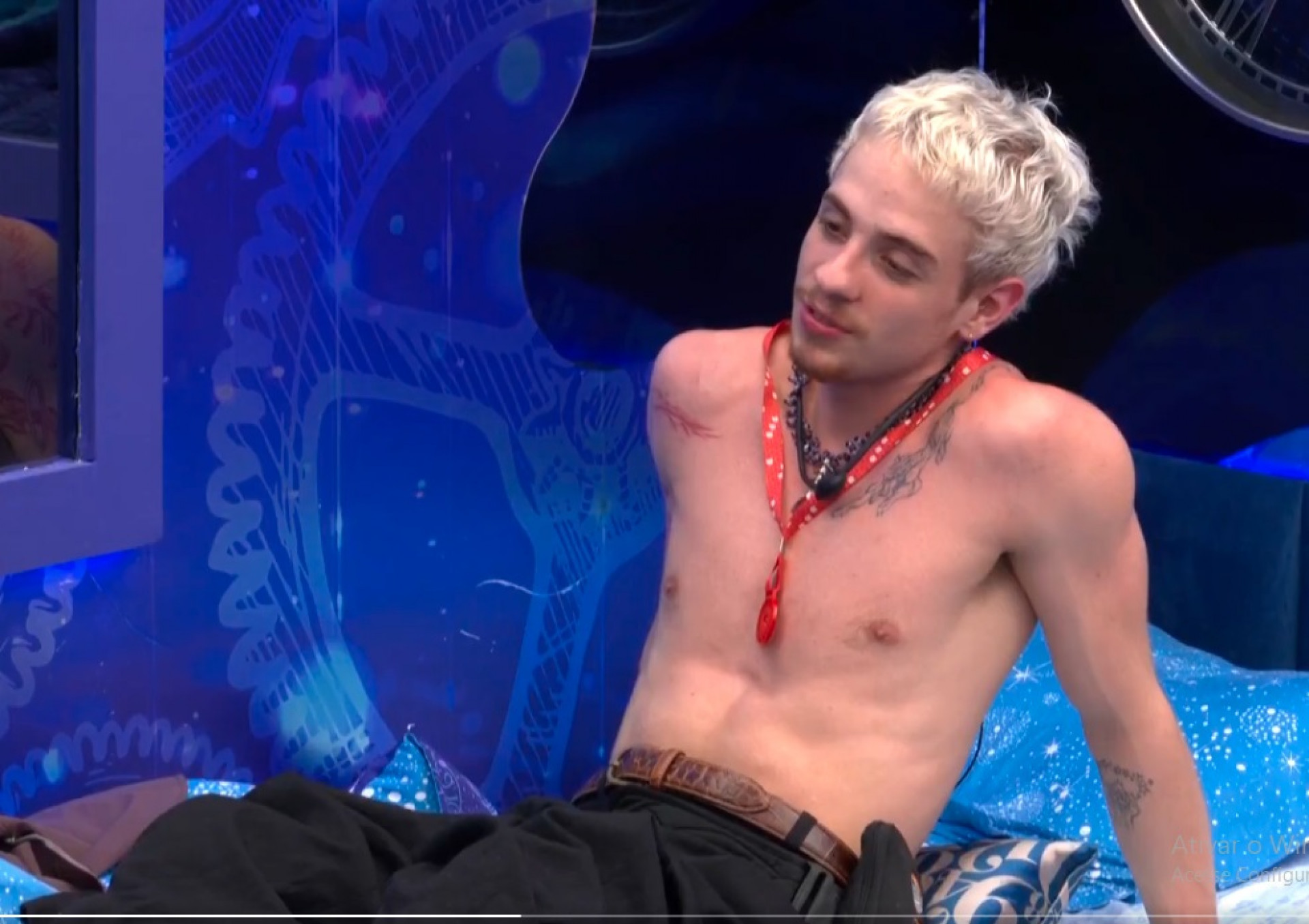 Juliano Floss conversa com Babu Santana - Reprodução de vídeo 