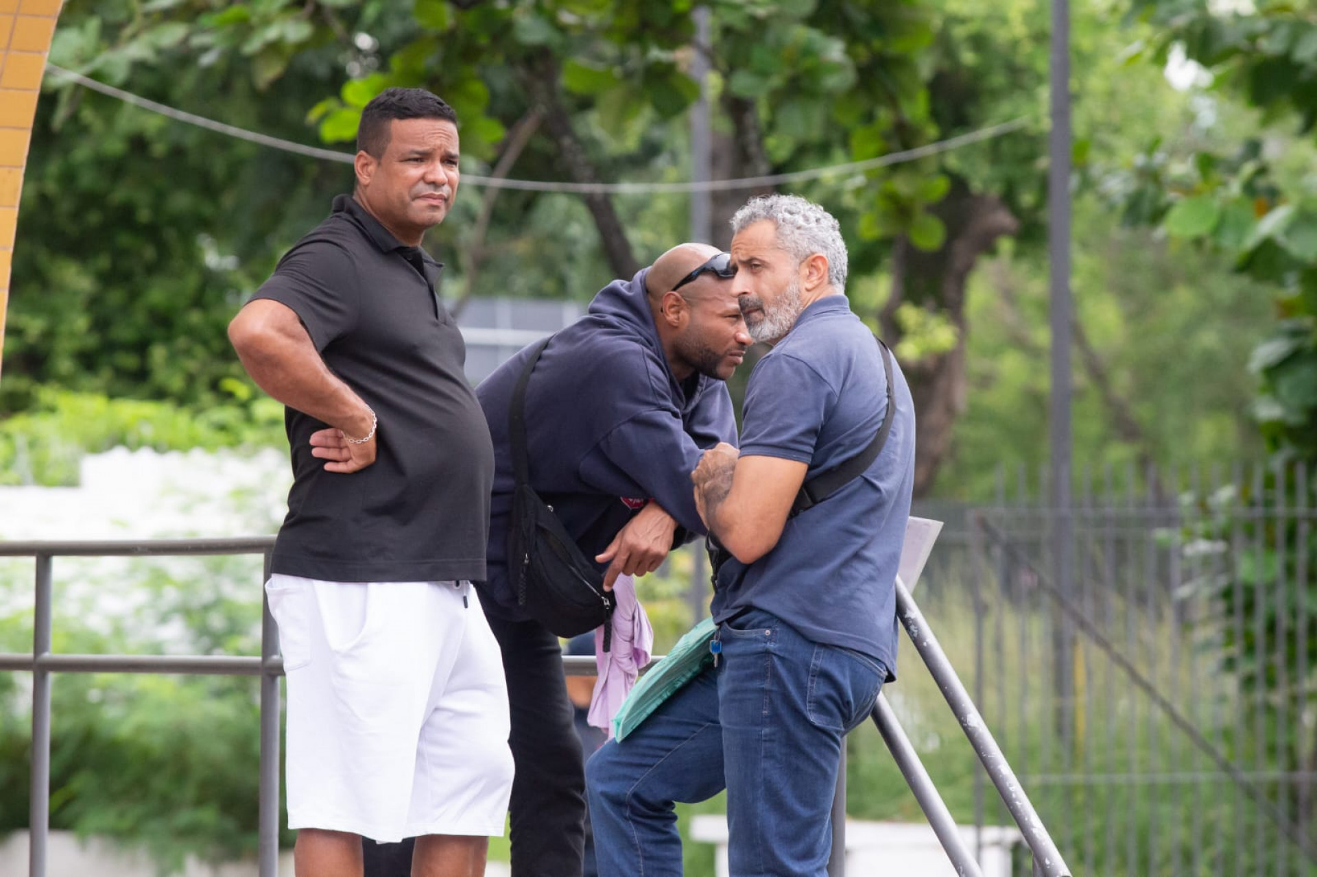 Familiares de Betty Louella estiveram no IML para realizar a liberação do corpo - Érica Martin/Agência O DIA