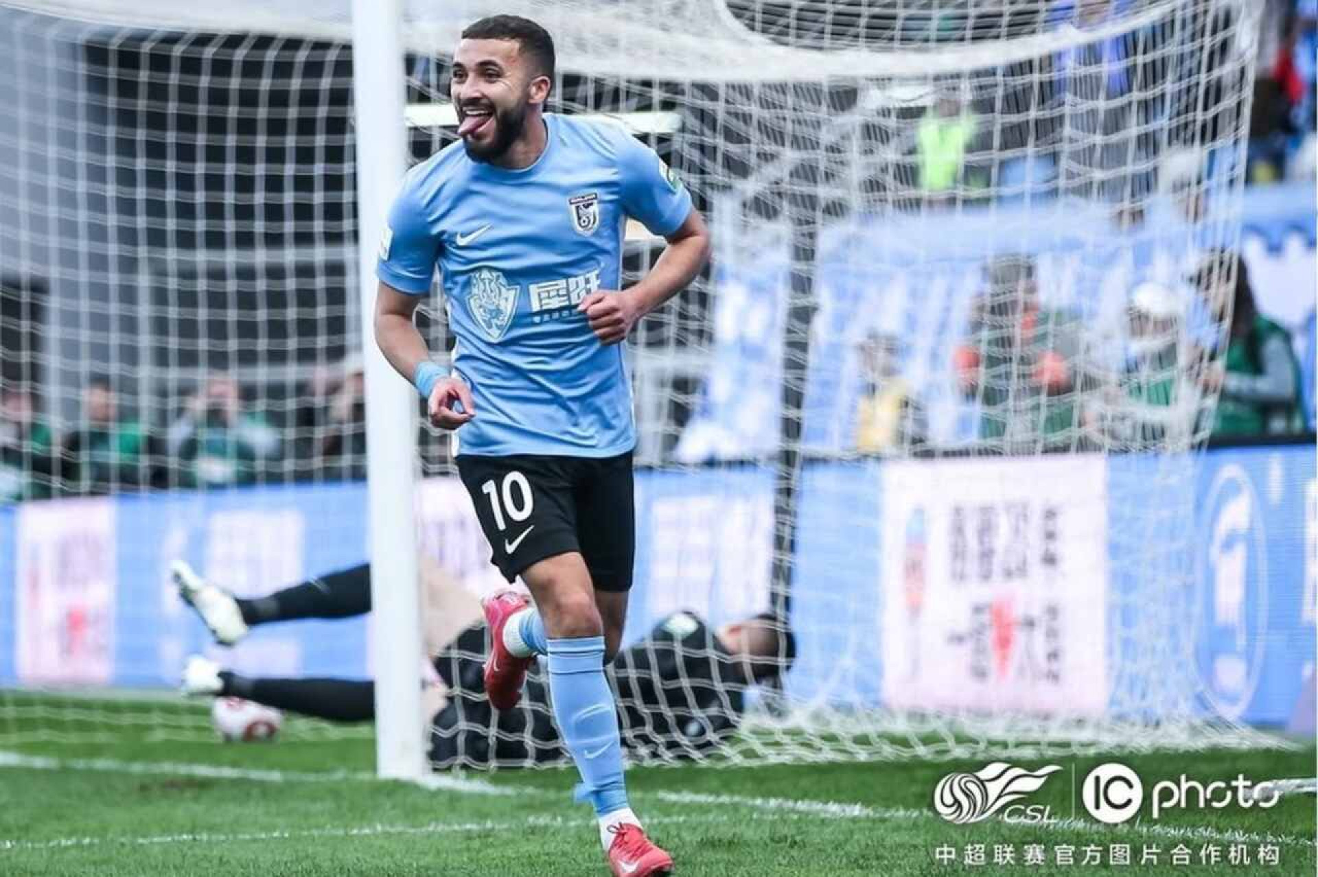 Mercado deste domingo (8): Corinthians se aproxima de refor&ccedil;os