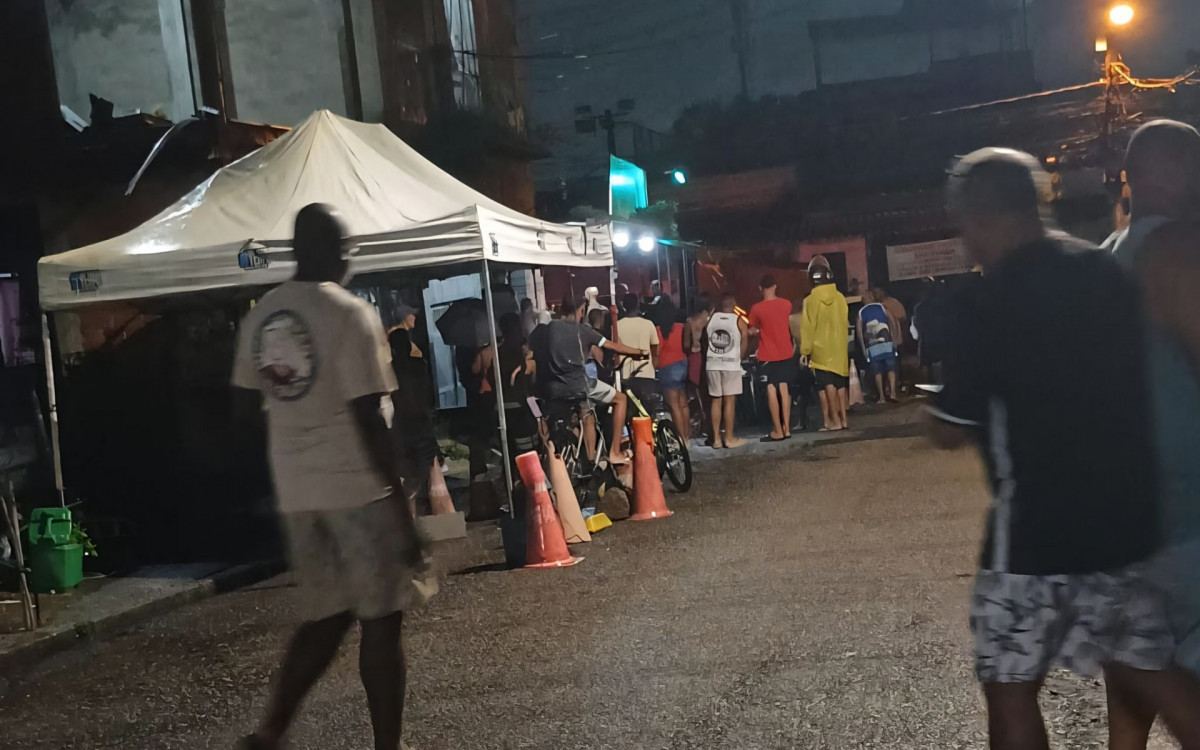 Ataque a tiros deixou seis mortos em bar de Nova Iguaçu - Reprodução