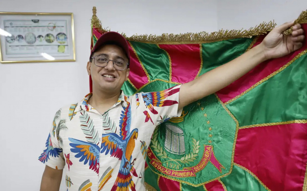 Sidnei Fran&ccedil;a assina o desfile da Mangueira pelo segundo ano