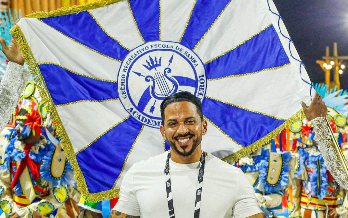 Carnavalesco Tiago Martins assina desfle a Acad&ecirc;micos de Niter&oacute;i 