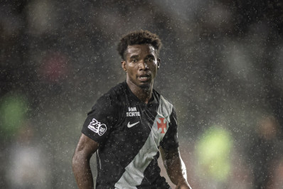 'O Vasco é para quem acredita', avisa Thiago Mendes depois de virada no clássico