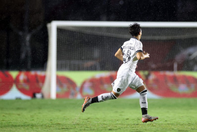 Arthur Novaes comemora estreia pelo profissional no Botafogo: 'Um sonho'