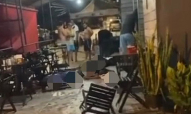 Cinco homens são mortos a tiros em bar de Nova Iguaçu