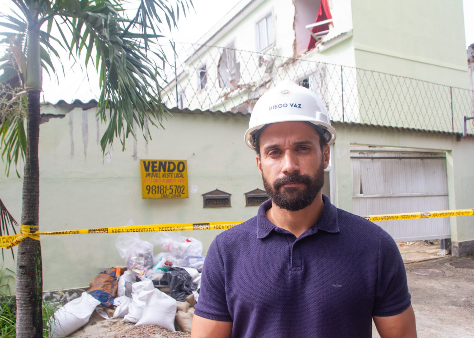 Diego Vaz, secretário municipal de Conservação, contou que o prédio será demolido - Érica Martin / Agência O Dia