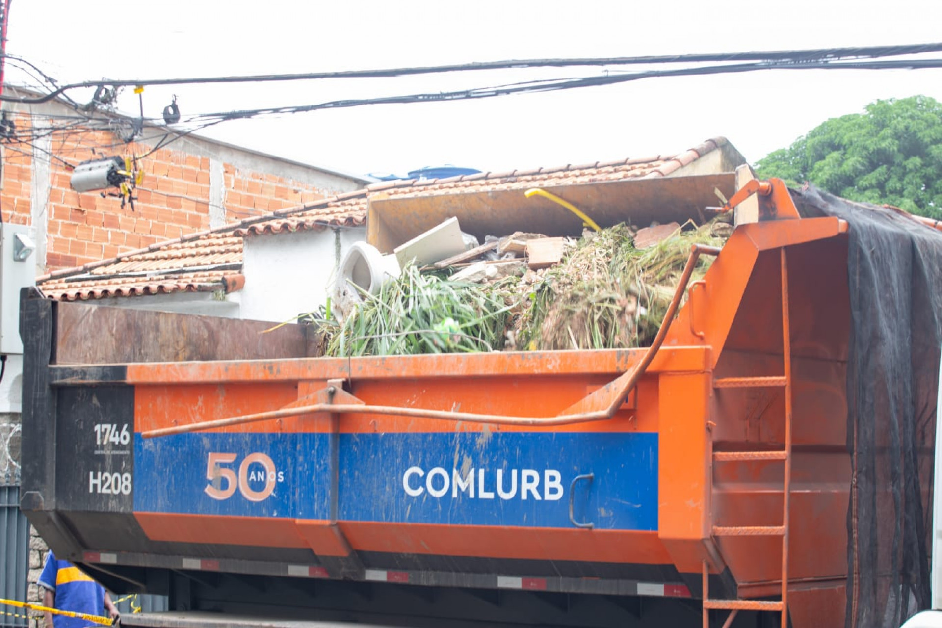 Prédio desabou na Rua Visconde de Itabaiana, no Engenho Novo, neste domingo (8) - Érica Martin / Agência O Dia