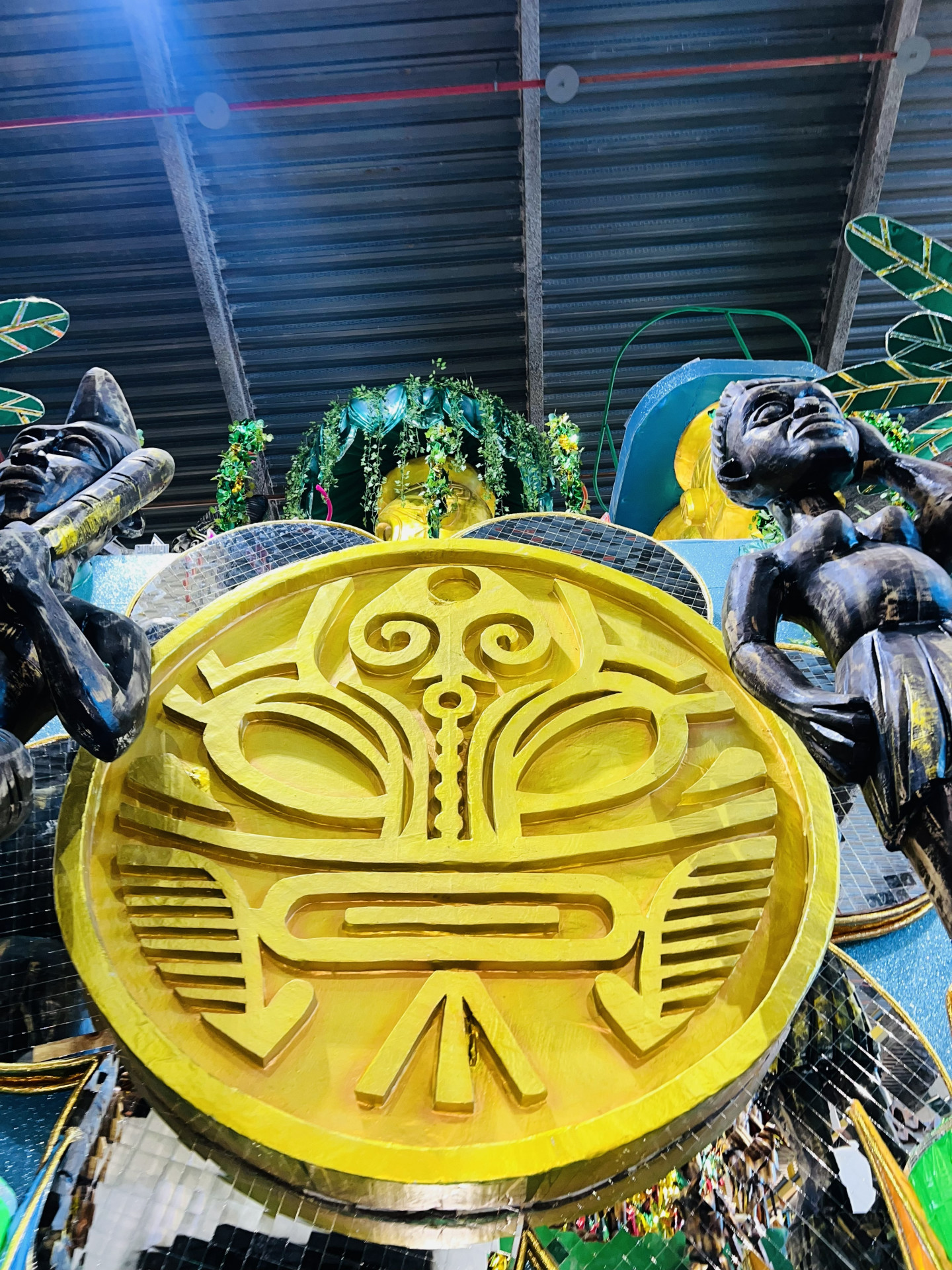 Alegorias da Paraíso do Tuiuti ligadas ao Ifá Lukumi