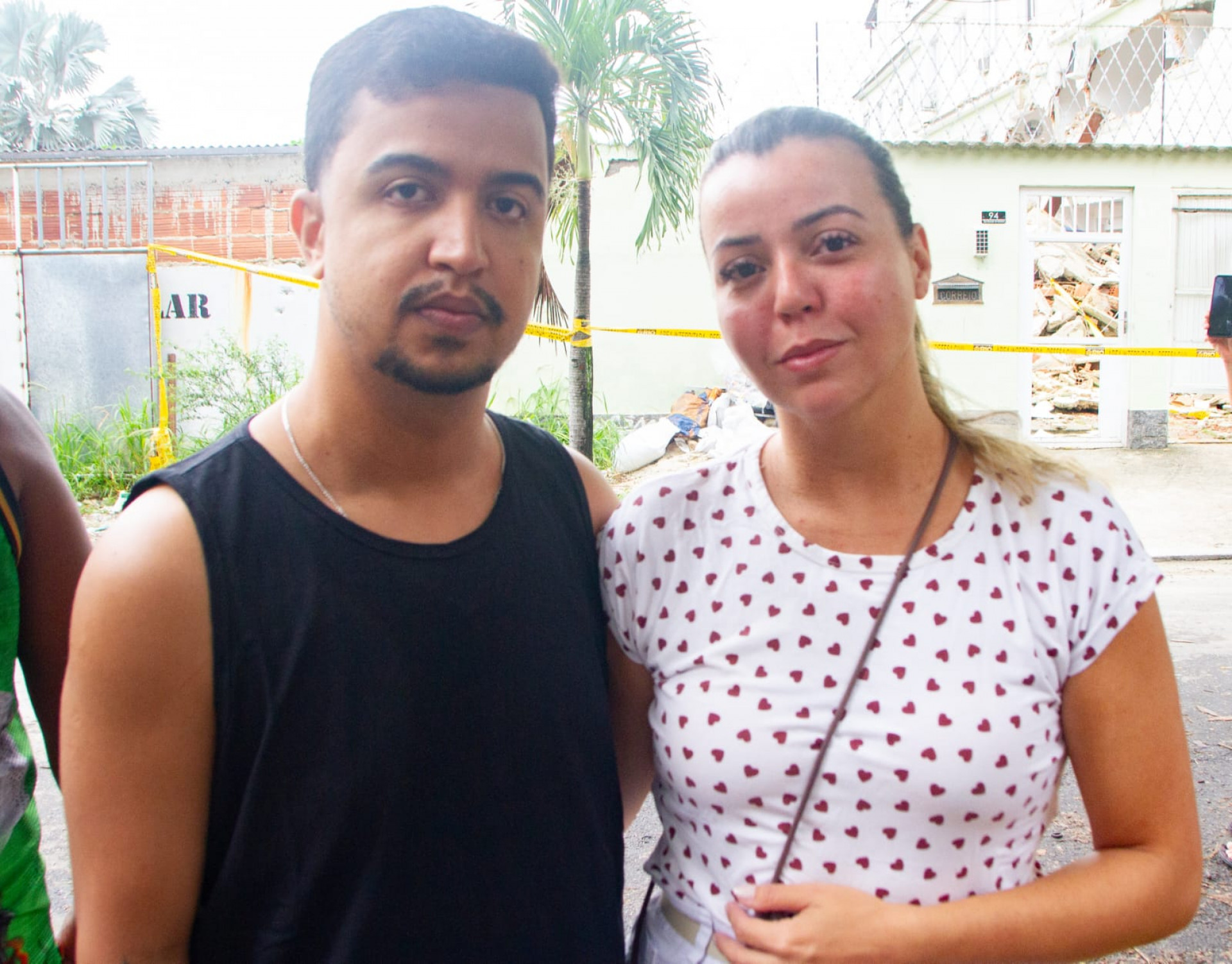 João Paulo Rodrigues e Mariane Cavalcante escaparam por pouco do desabamento - Érica Martin / Agência O Dia