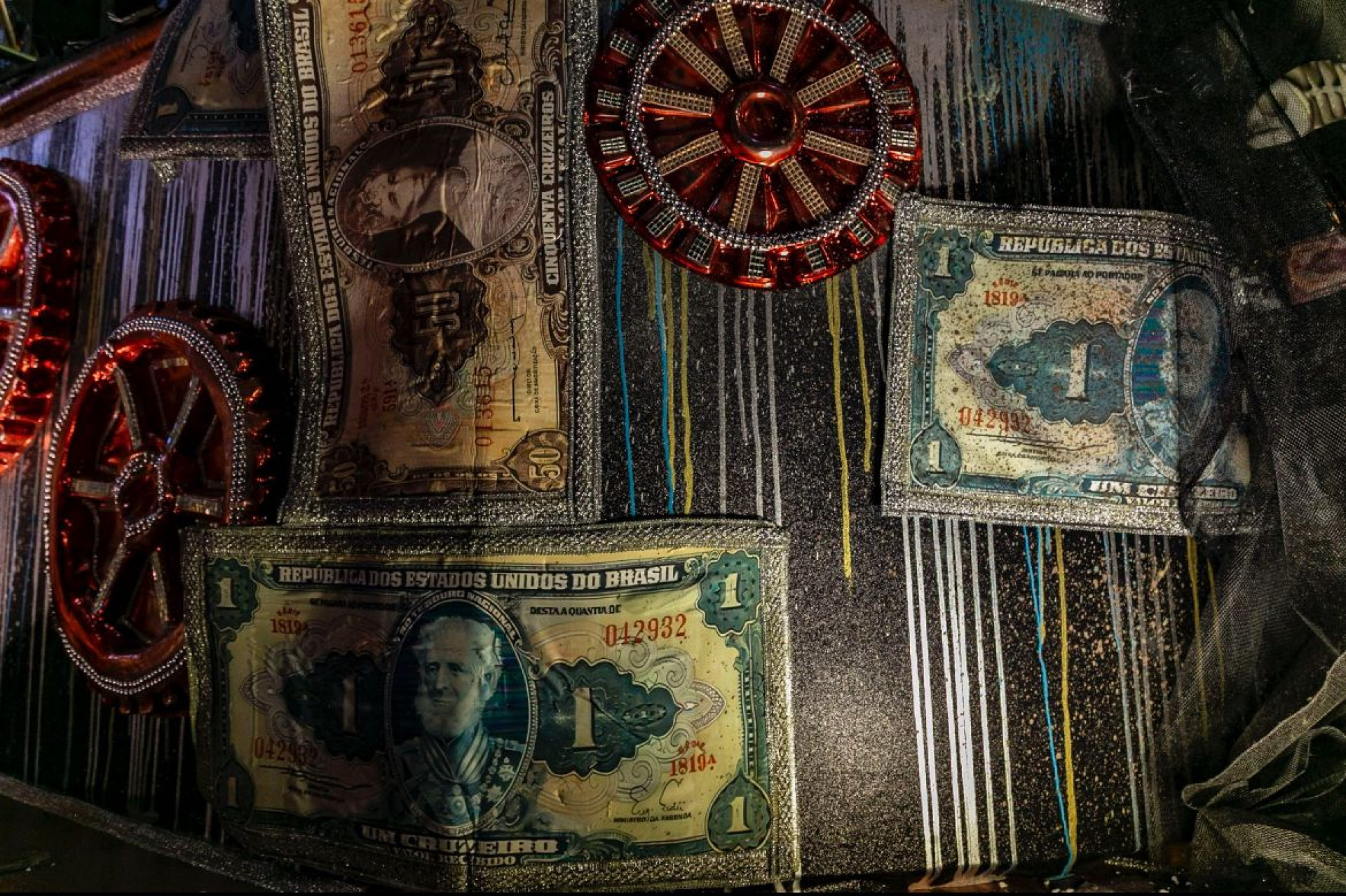 Carro aleg&oacute;rico no barrac&atilde;o da Unidos da Tijuca - Divulga&ccedil;&atilde;o / Unidos da Tijuca