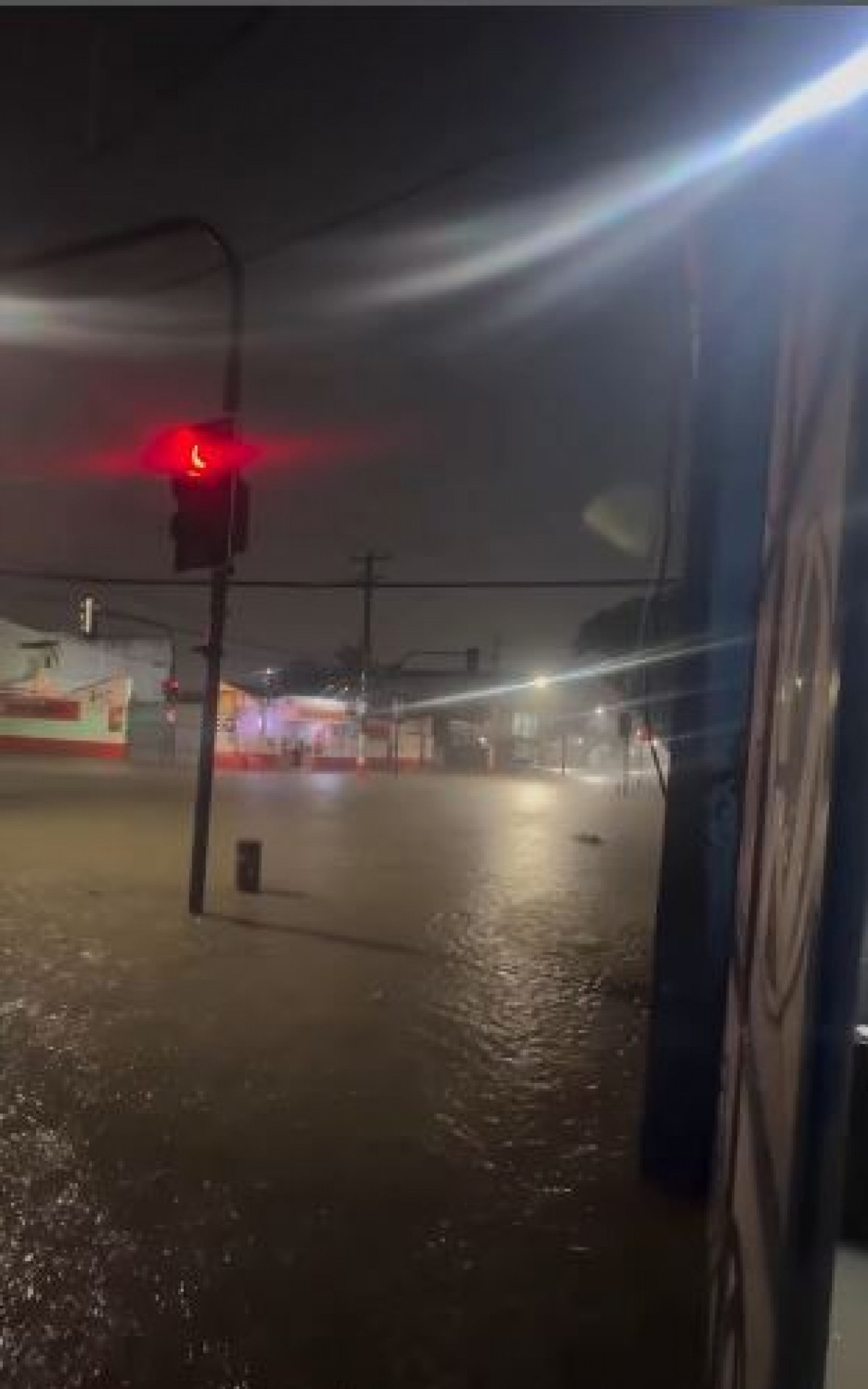 Rocha Miranda teve vários pontos de alagamento - Rede Social