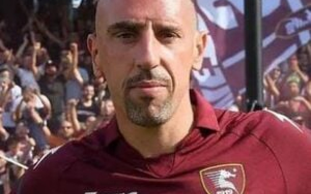 Ex-jogador franc&ecirc;s Rib&eacute;ry tem nome citado em esc&acirc;ndalo sexual nos EUA