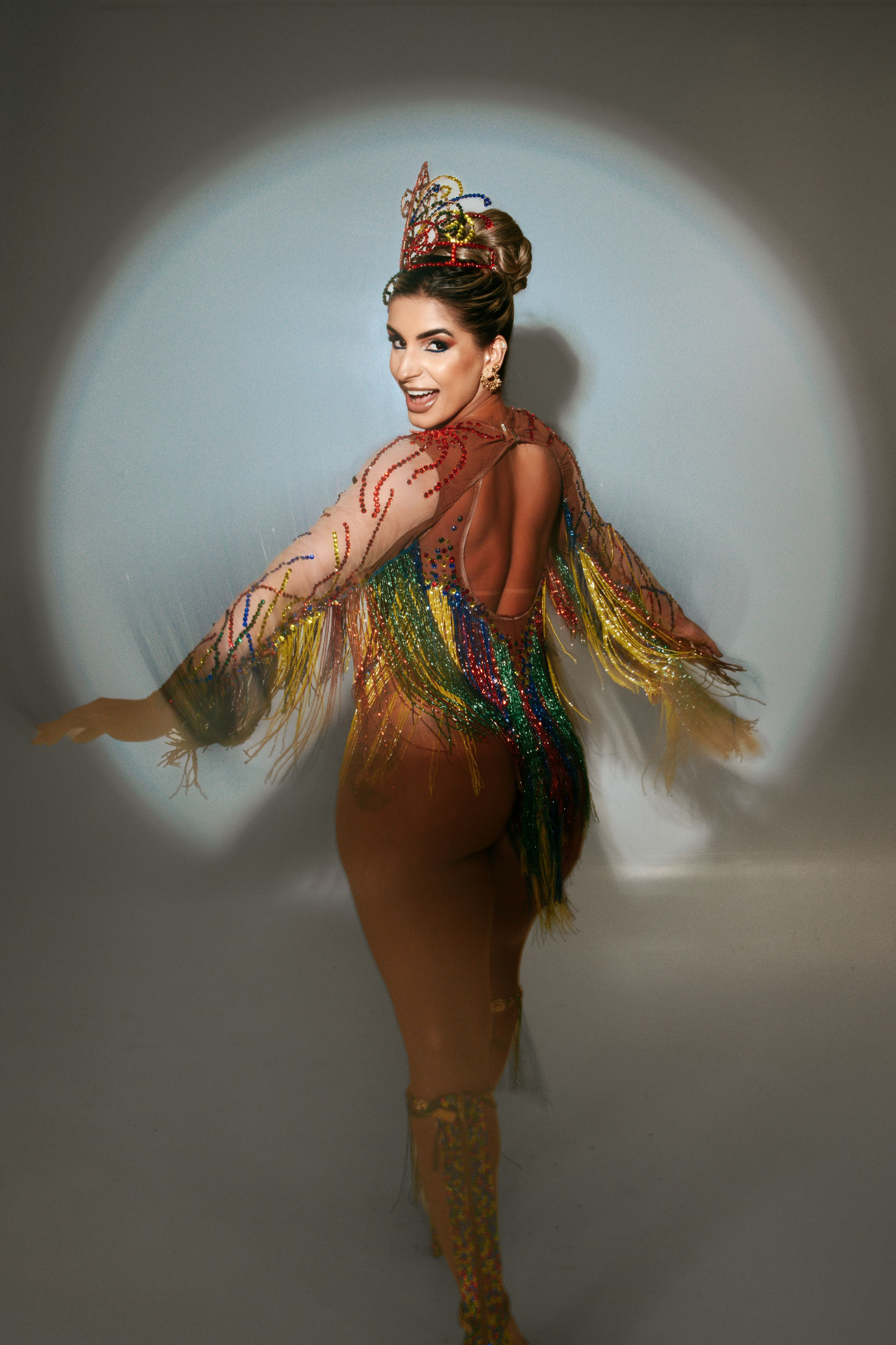 Carolane Silva é rainha de bateria da Inocentes de Belford Roxo - Fabiano Sadcoxa Vieira / Divulgação