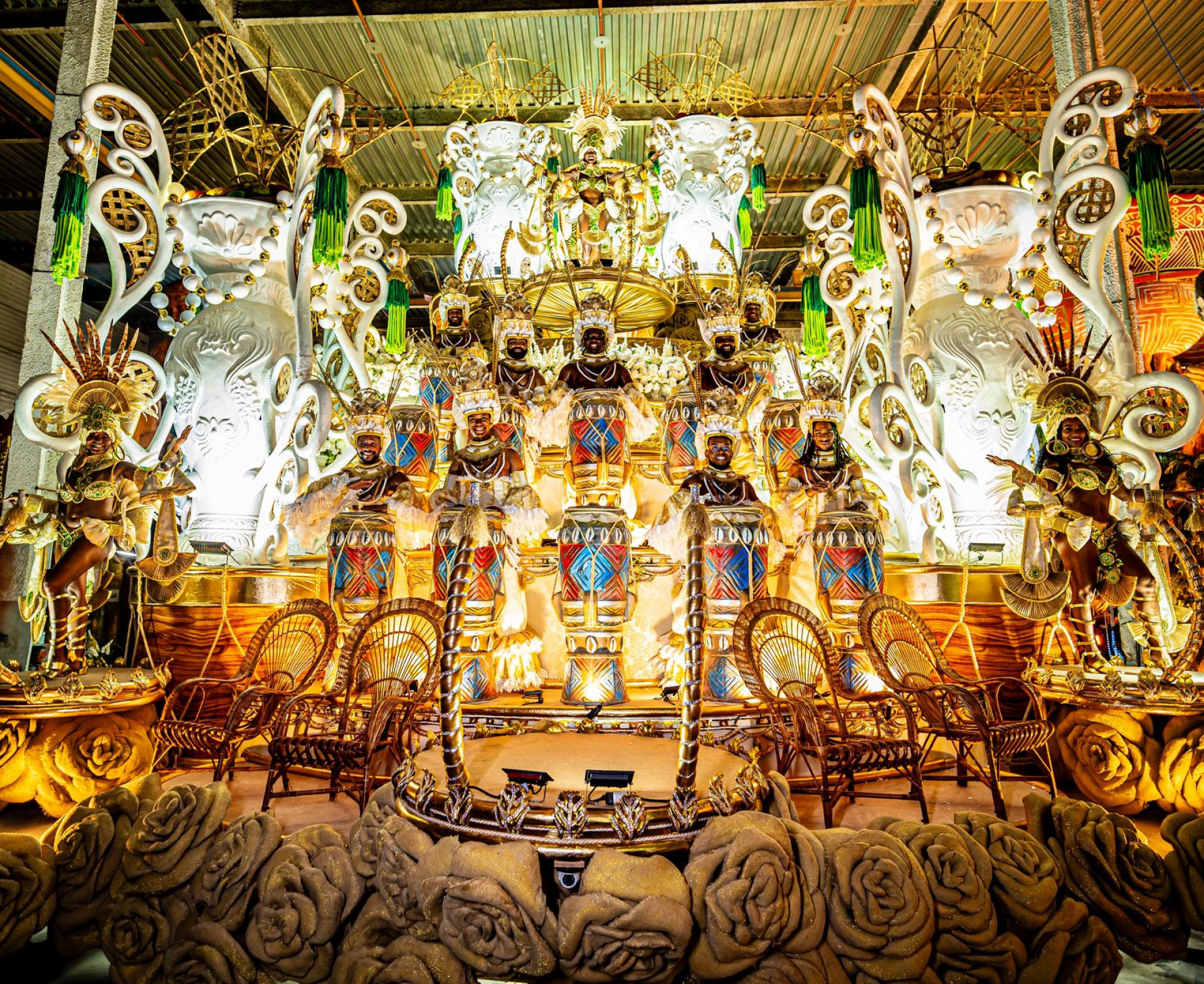 Alegoria da Esta&ccedil;&atilde;o Primeira de Mangueira  - Divulga&ccedil;&atilde;o / Mangueira