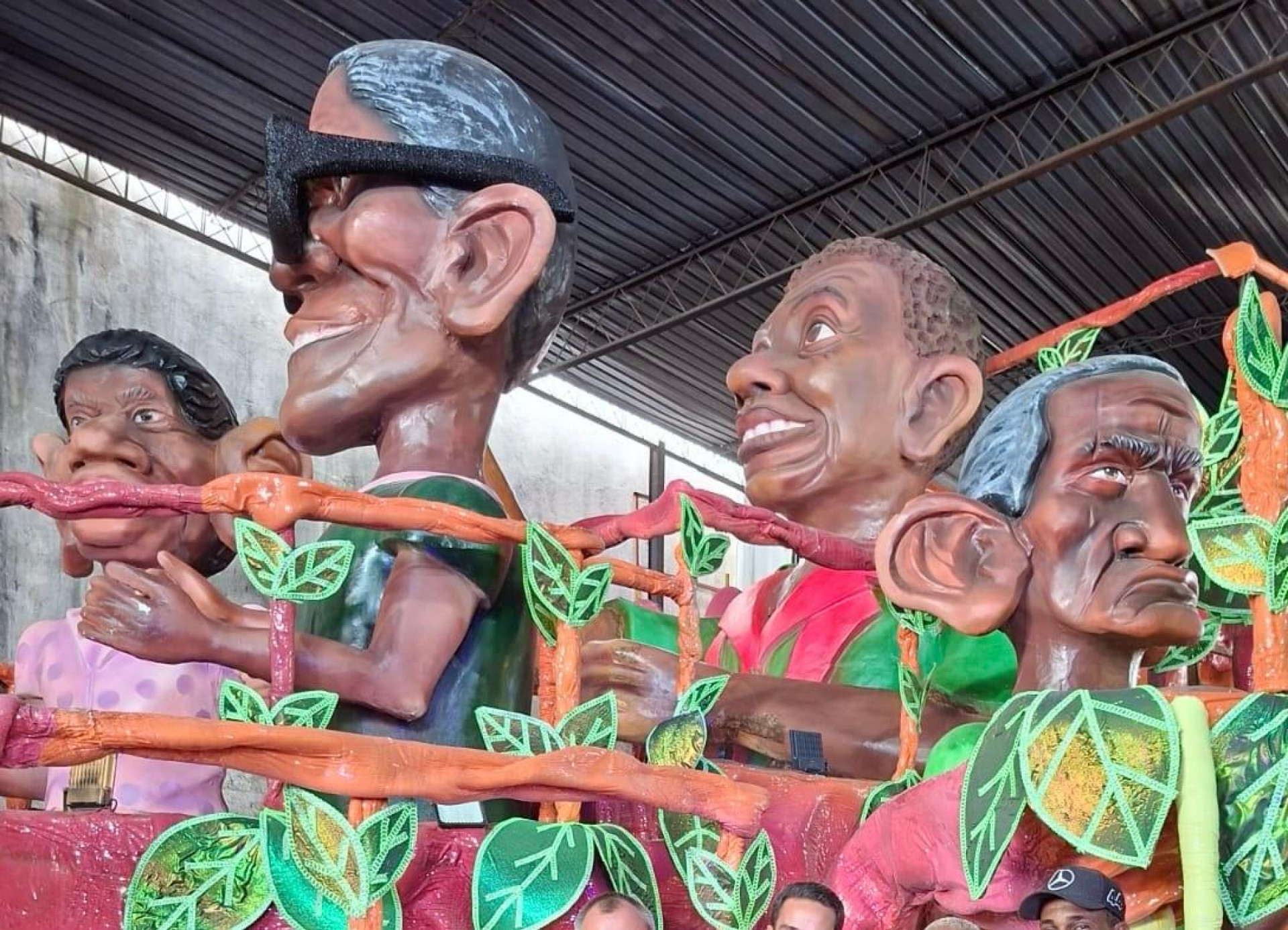 Unidos de Bangu desfila com o enredo 'As coisas que mam&atilde;e me ensinou' - Divulga&ccedil;&atilde;o / Unidos de Bangu
