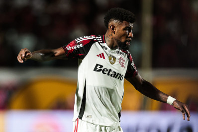 Emerson Royal avalia o que muda no Flamengo com Paquetá ou Carrascal na direita