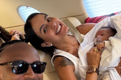 Alerta fofura! Carol Peixinho e Thiaguinho dão chamego no filho