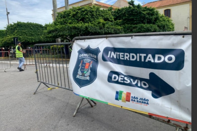 Moradores de ruas interditadas para o carnaval devem ter adesivos de acesso