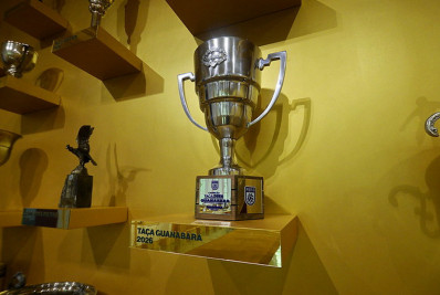 Fluminense coloca troféu da Taça Guanabara de 2026 em exposição no museu