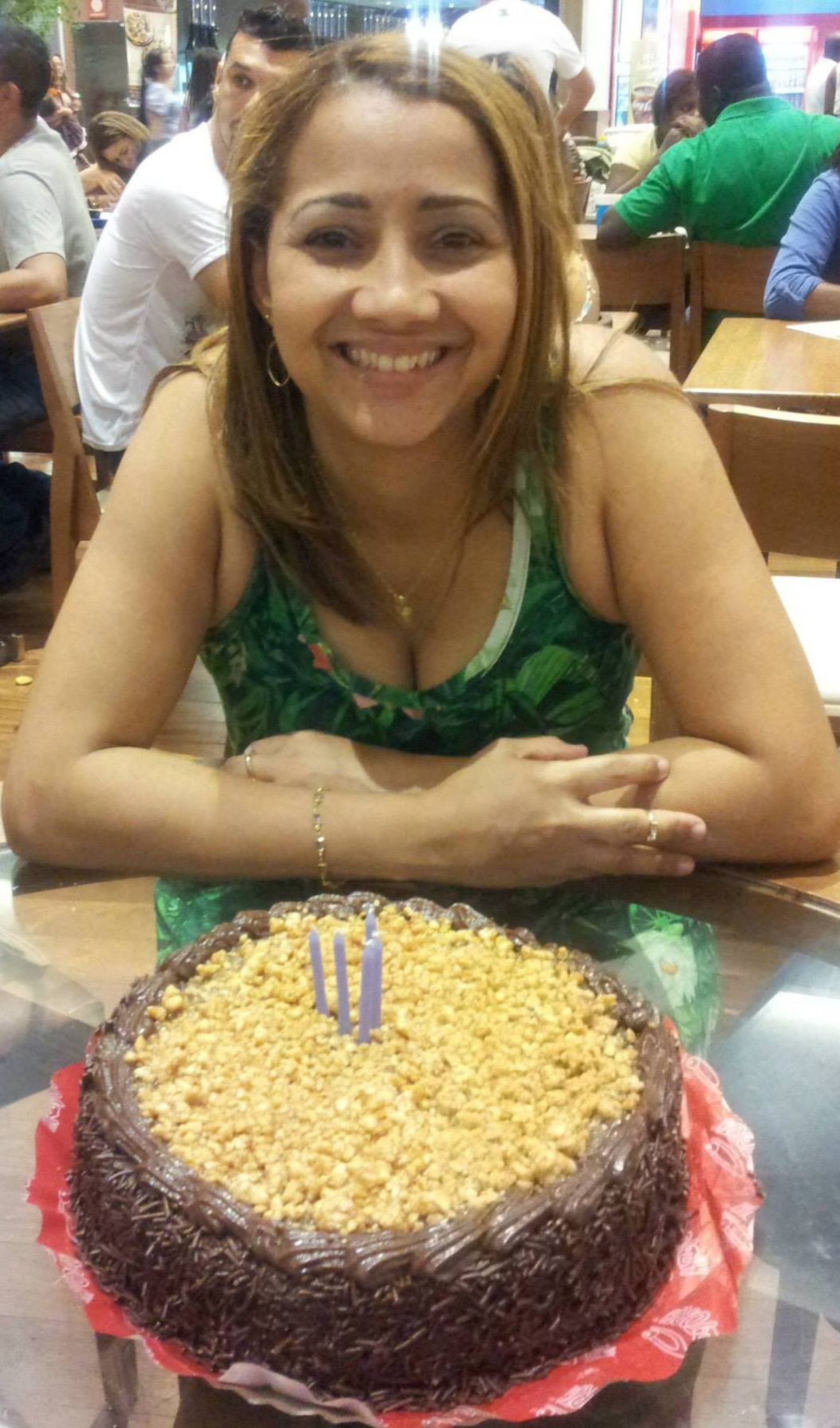 Lívia Lima Vieira da Silva, de 49 anos, morreu baleada em Manguariba, na Zona Oeste do Rio