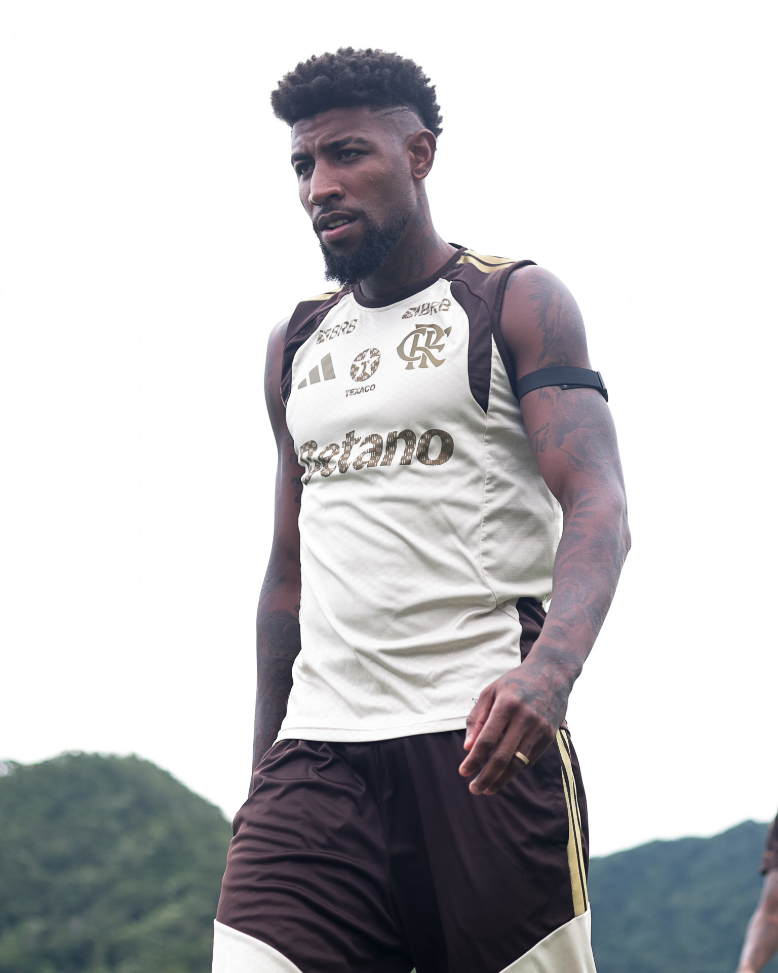 Emerson Royal em treino do Flamengo