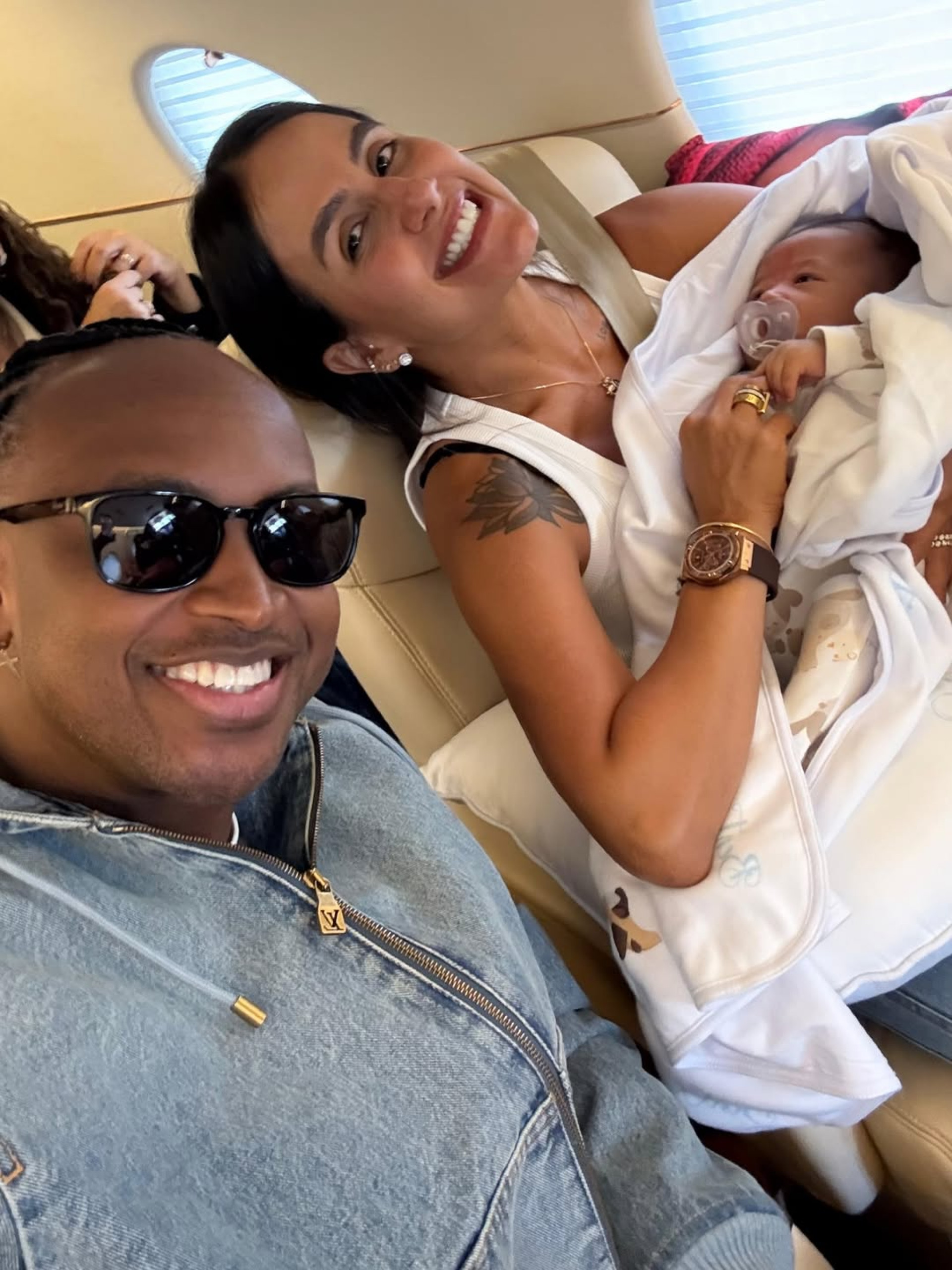 Thiaguinho e Carol Peixinho posam com o filho, Bento - Reprodução / Instagram