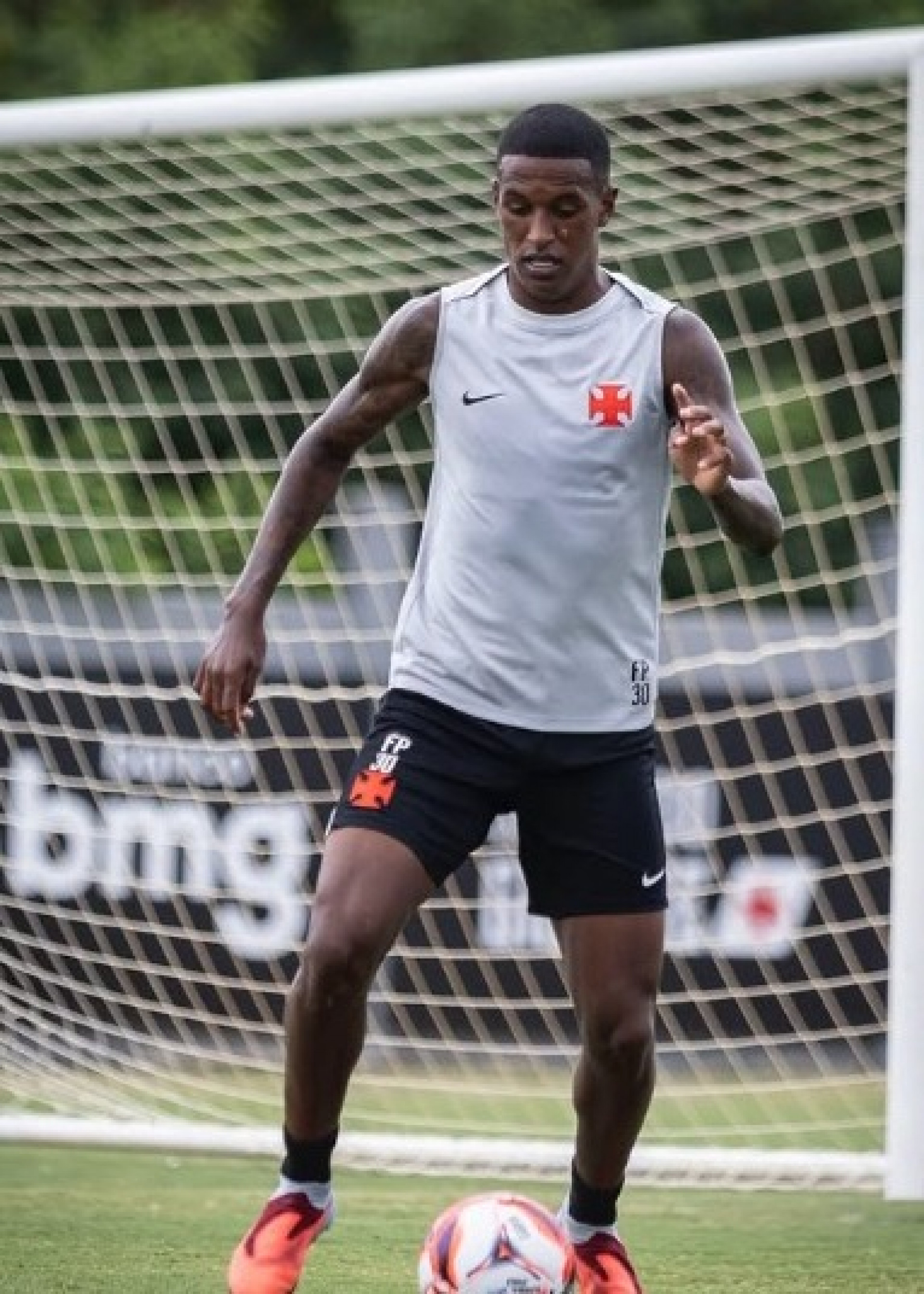 Robert Renan em treino do Vasco