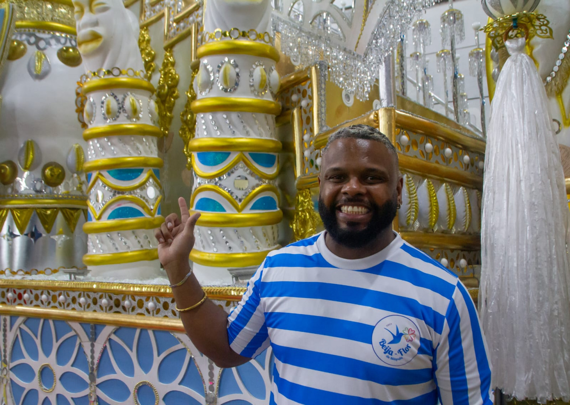 Jo&atilde;o Vitor Ara&uacute;jo assina desfile da Beija-Flor  - &Eacute;rica Martin / Ag&ecirc;ncia O Dia