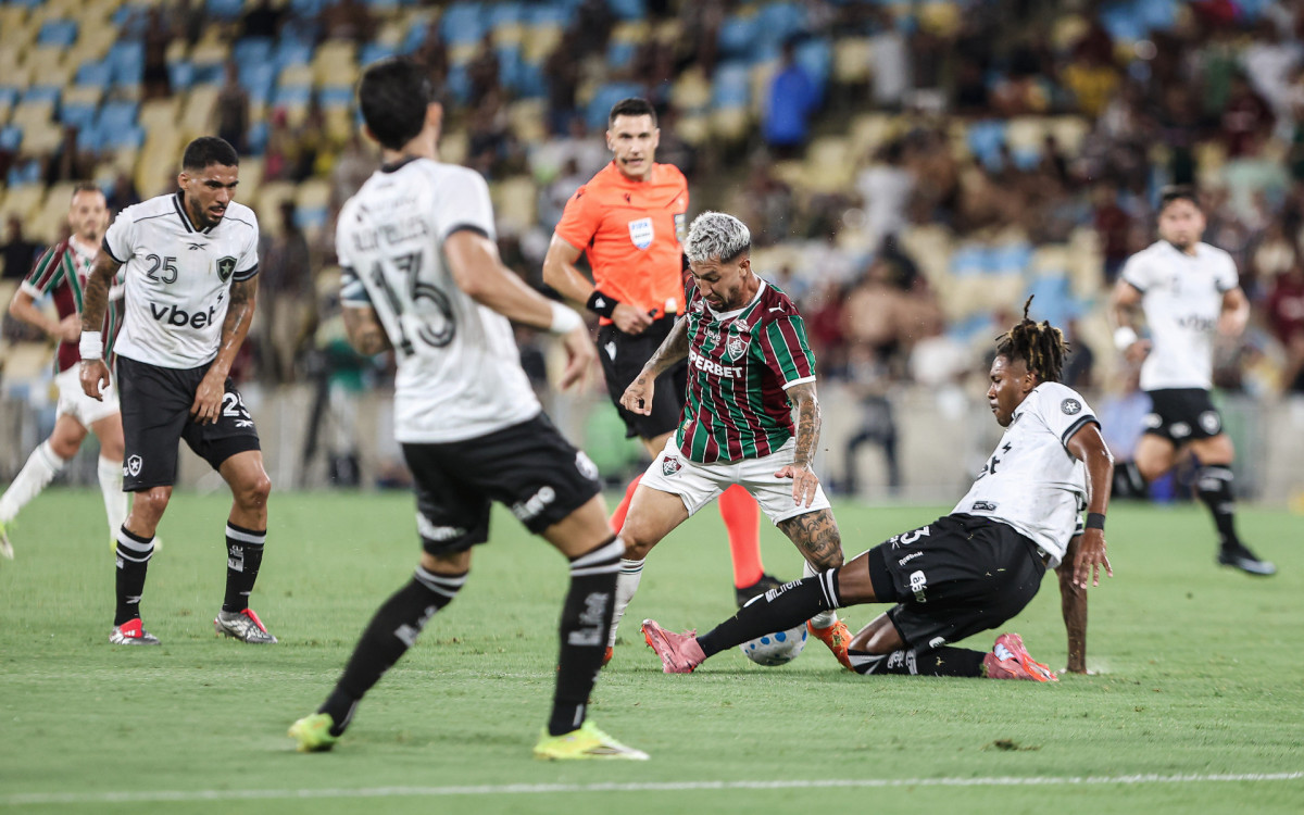 Rio de Janeiro, Brasil - 12/02/2026 - Estádio Maracanã. Fluminense enfrenta o Botafogo esta noite pela 3ª rodada do Campeonato Brasileiro 2026. FOTO: LUCAS MERÇON / FLUMINENSE F.C. IMPORTANTE: Imagem destinada a uso institucional e divulgação, seu uso comercial está vetado incondicionalmente por seu autor e o Fluminense Football Club.É obrigatório mencionar o nome do autor ou usar a imagem. . IMPORTANT: Image intended for institutional use and distribution. Commercial use is prohibited unconditionally by its author and Fluminense Football Club. It is mandatory to mention the name of the author or use the image. . IMPORTANTE: Imágen para uso solamente institucional y distribuición. El uso comercial es prohibido por su autor y por el Fluminense FootballClub. És mandatório mencionar el nombre del autor ao usar el imágen.